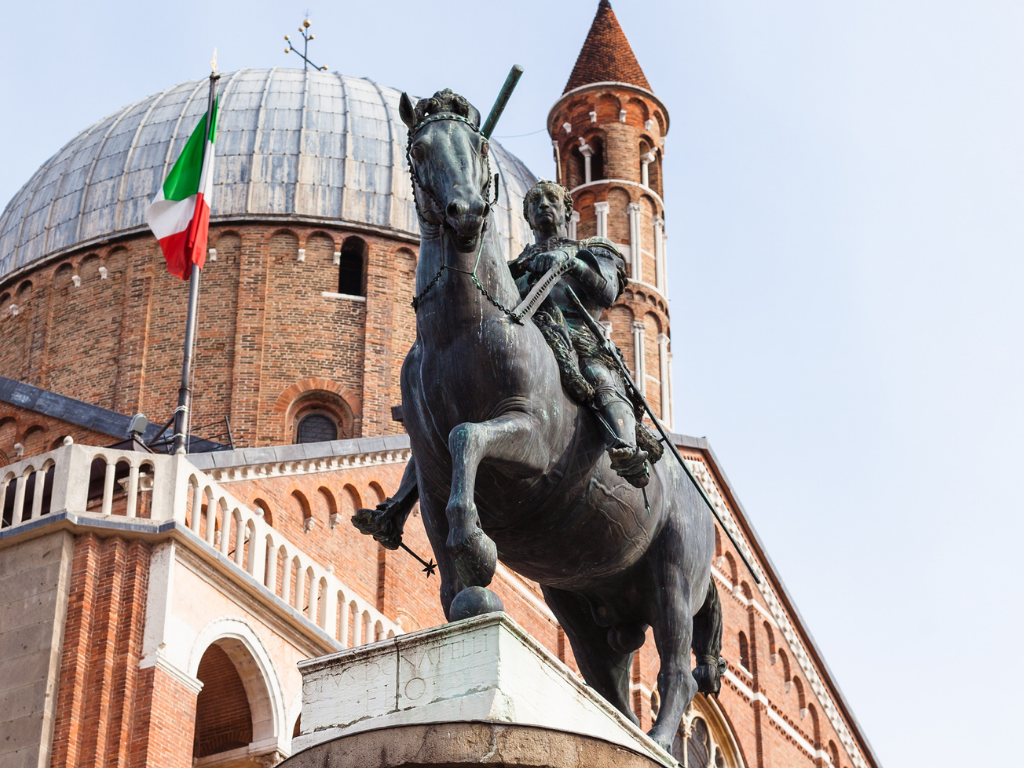 Renaissance sculpture Donatello's Equestrian statue of Gattamelata