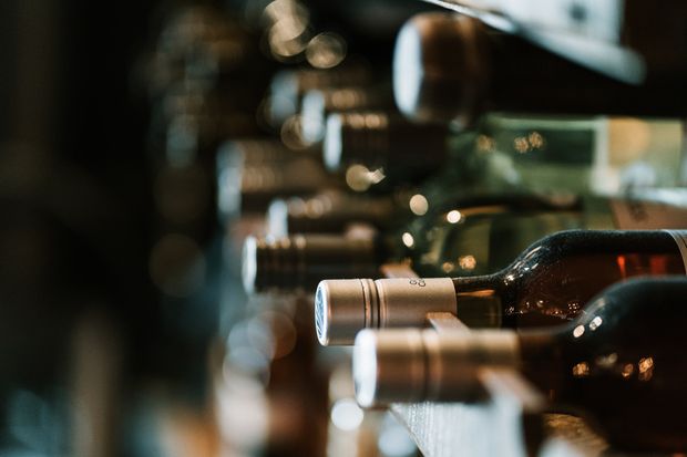 ¿Vale la pena el vino caro?